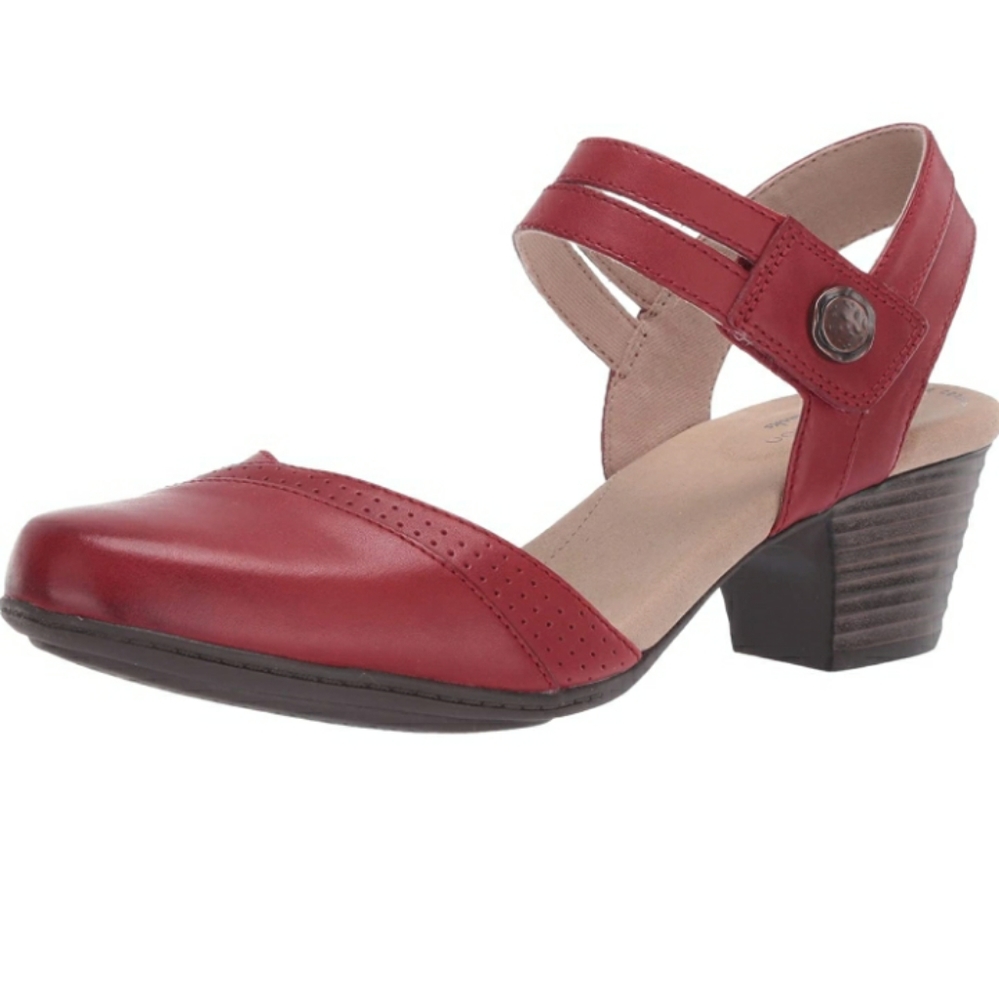 NIB/NWT Clarks red Valarie rally Mary Jane pumps